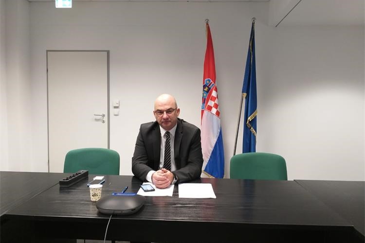 Slika /slike/dt Milatić sastanak Vijeća ministra za energetiku 2.jpg